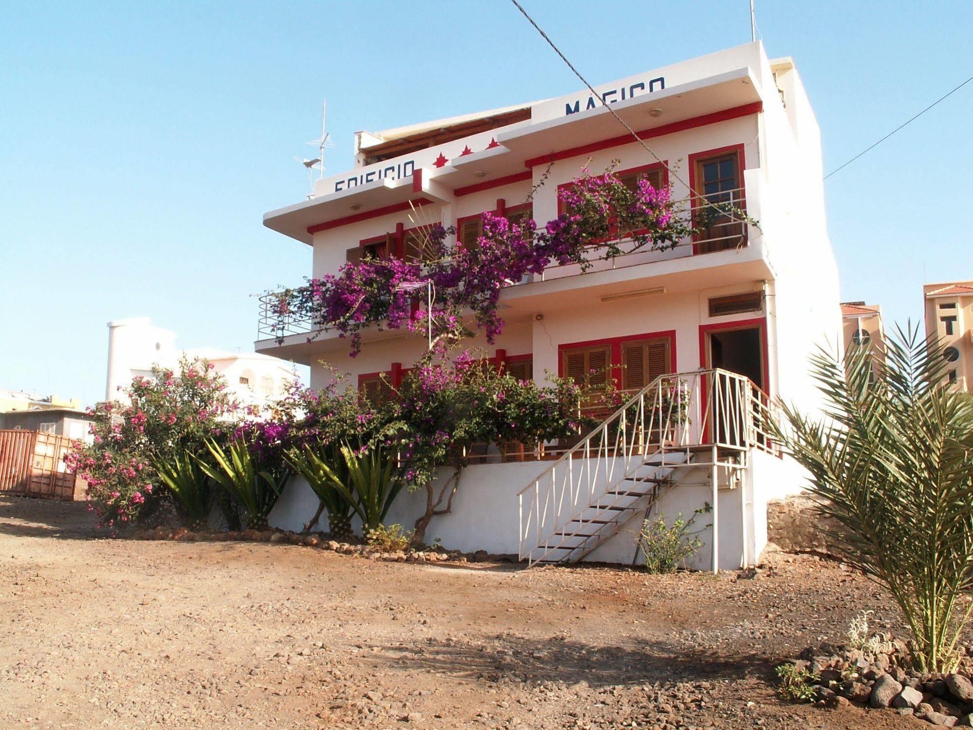 Edificio Magico Aparthotel Tarrafal  Exterior photo